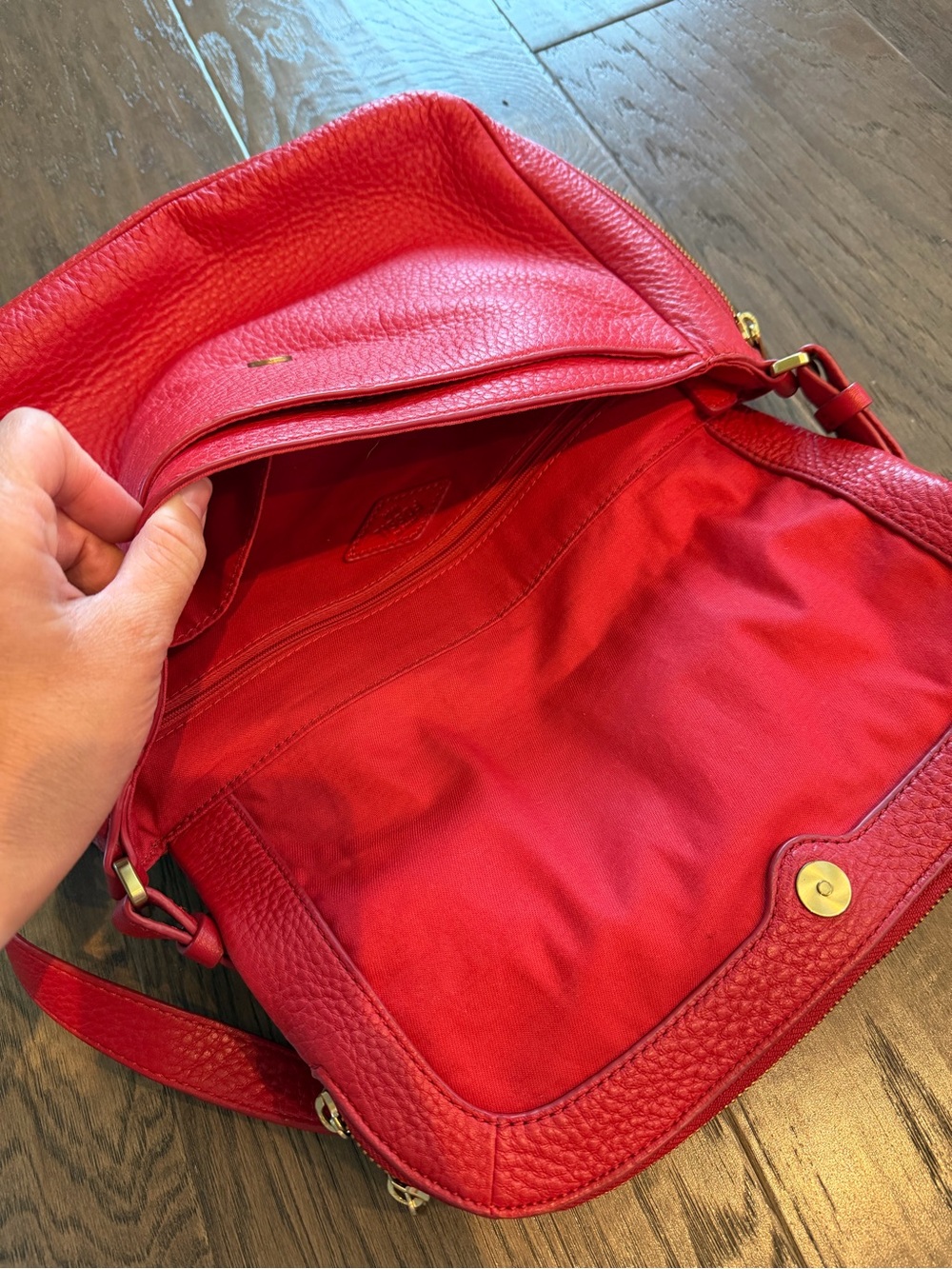 Fossil Red Pebbled Leather Crossbody Bag with Gold Hardware - Picture 3 of 3